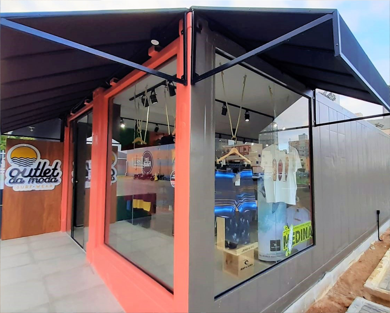 outlet da moda - inside containers